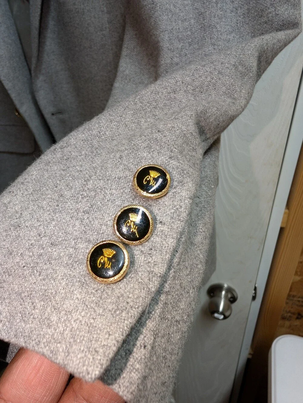 Men's Gray 100% Cashmere Two-Button Sport Coat. (42R)